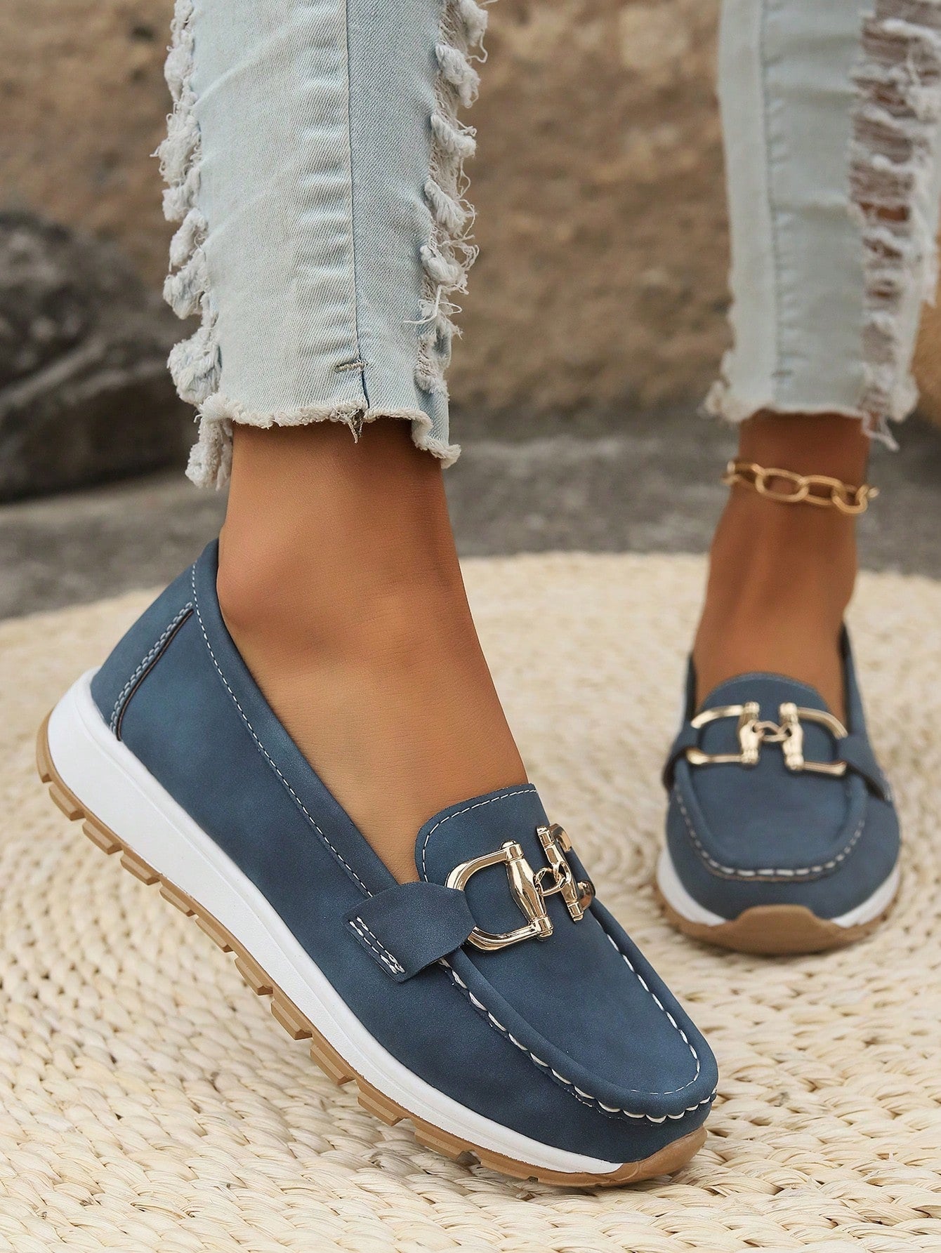 Scarlett - Chic Buckle Loafers