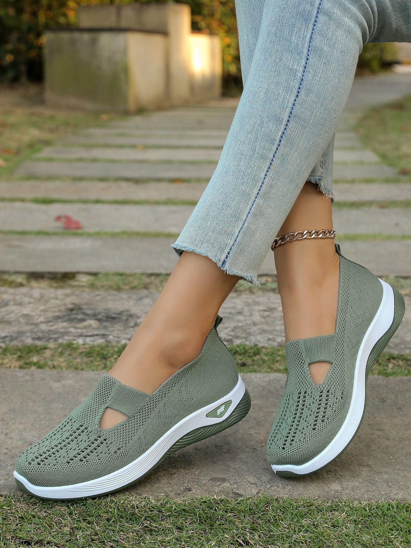 Avery | Breathable Slip-On Comfort Sneakers